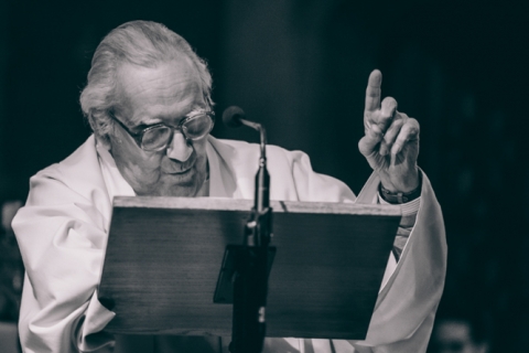 fotos de boda en parroquia san juan de horta en barcelona