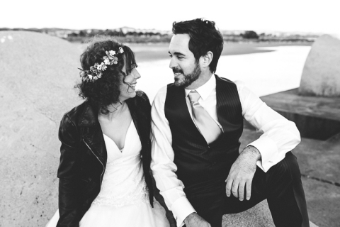 fotos postboda en la playa de barcelona