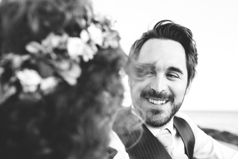 fotos postboda en la playa de barcelona