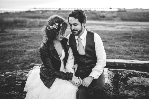 fotos postboda en la playa de barcelona